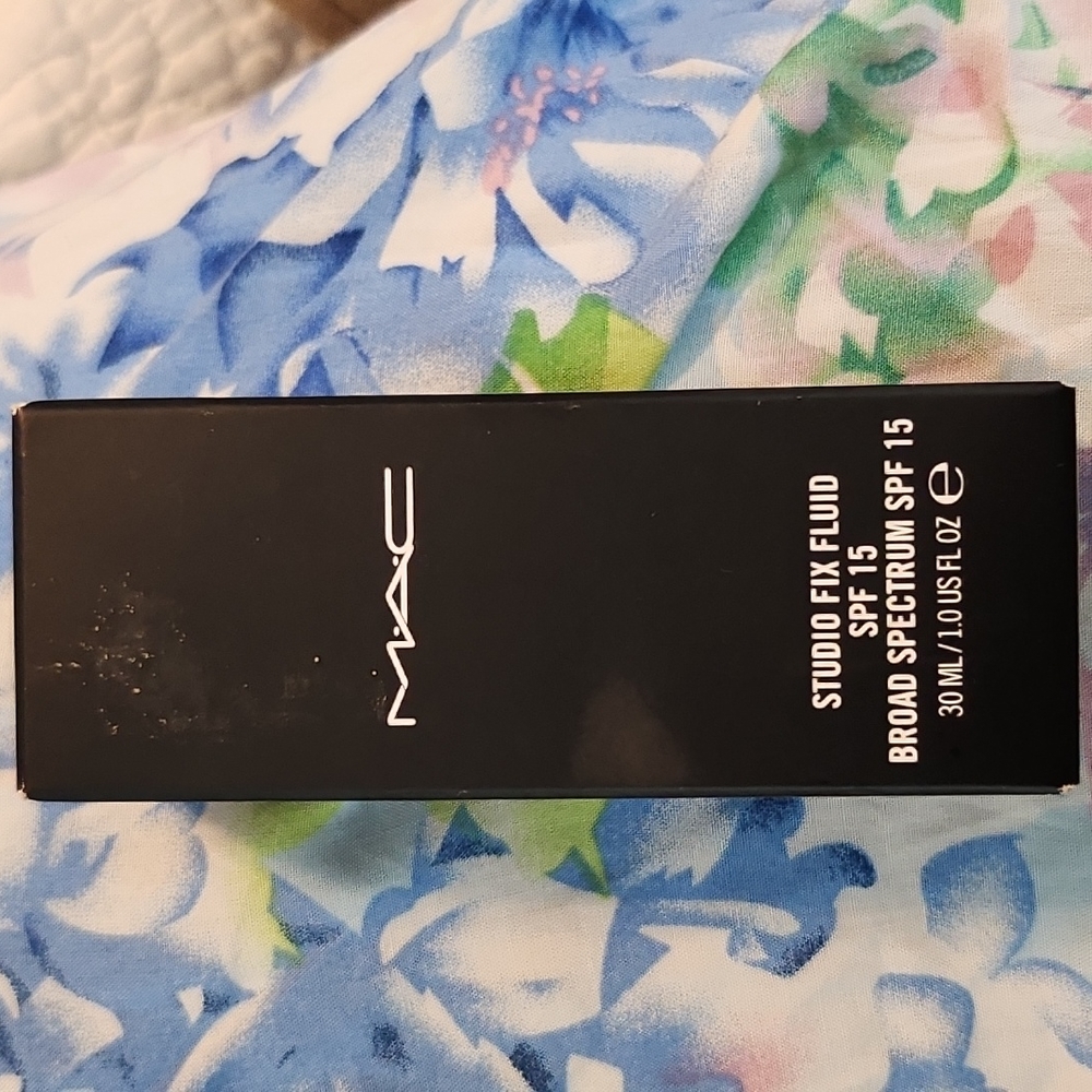 MAC Cosmetics Studio Fix SPF 15 Foundation (NW55)